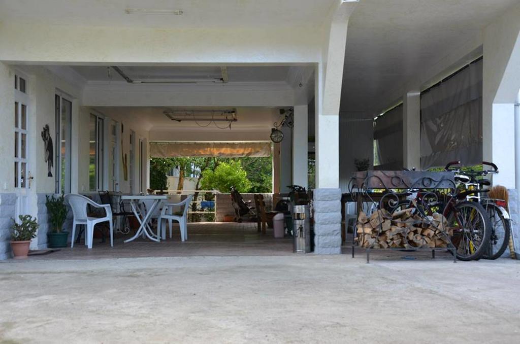 Tj Guest House Makhindzsauri Kültér fotó