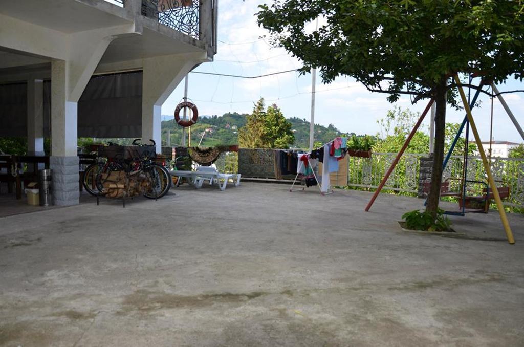 Tj Guest House Makhindzsauri Kültér fotó