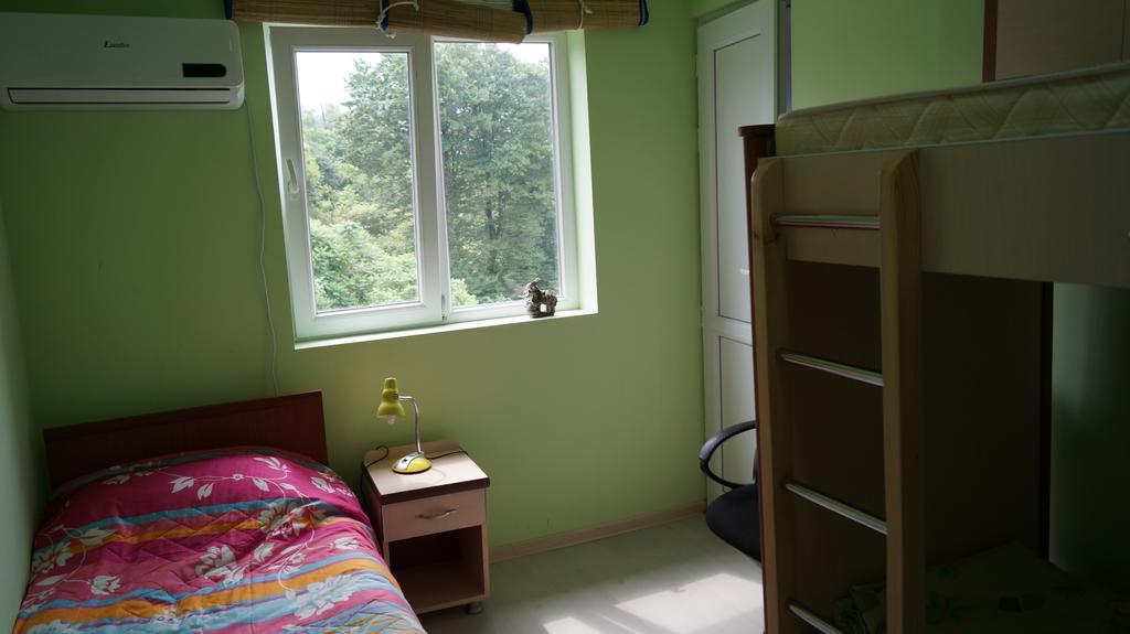 Tj Guest House Makhindzsauri Kültér fotó