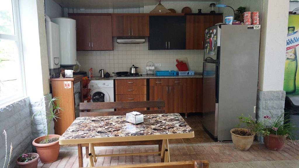 Tj Guest House Makhindzsauri Kültér fotó