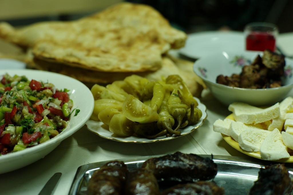 Tj Guest House Makhindzsauri Kültér fotó
