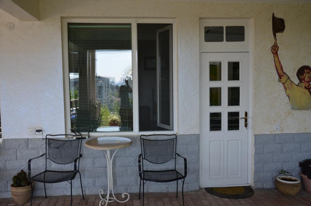 Tj Guest House Makhindzsauri Kültér fotó