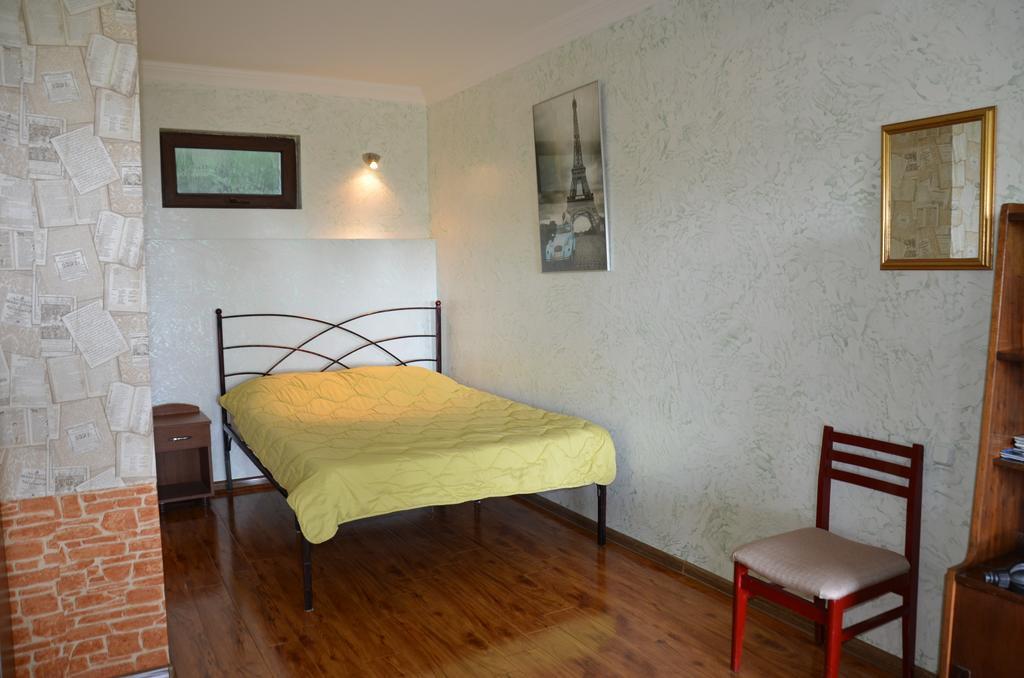 Tj Guest House Makhindzsauri Kültér fotó