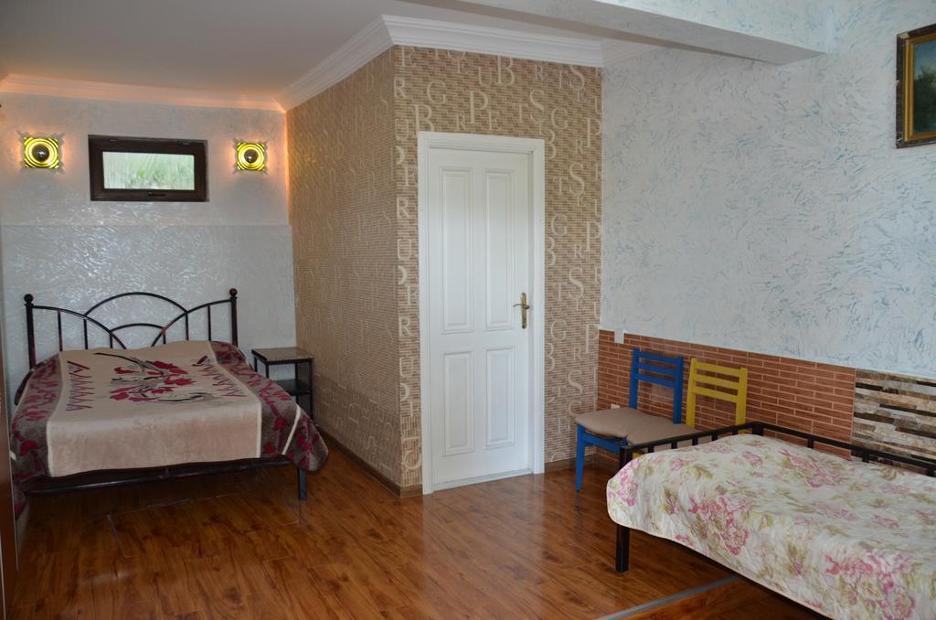 Tj Guest House Makhindzsauri Kültér fotó