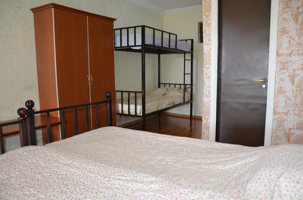 Tj Guest House Makhindzsauri Kültér fotó