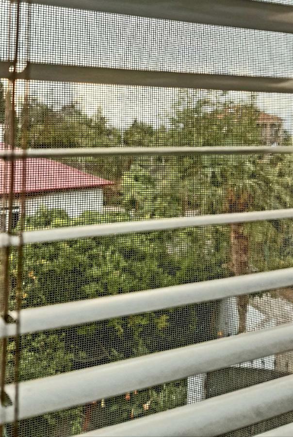 Tj Guest House Makhindzsauri Kültér fotó