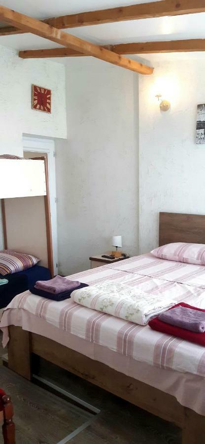 Tj Guest House Makhindzsauri Kültér fotó